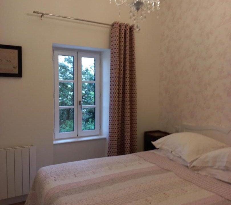 Photo of Bedroom in La Chapelle-de-Guinchay