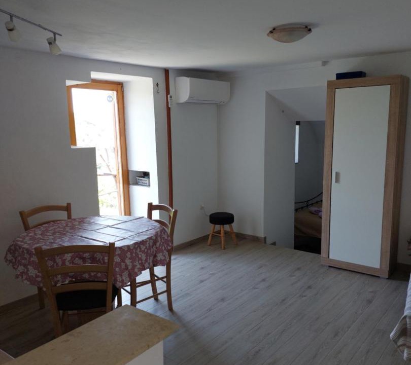 Photo of Others in Cres