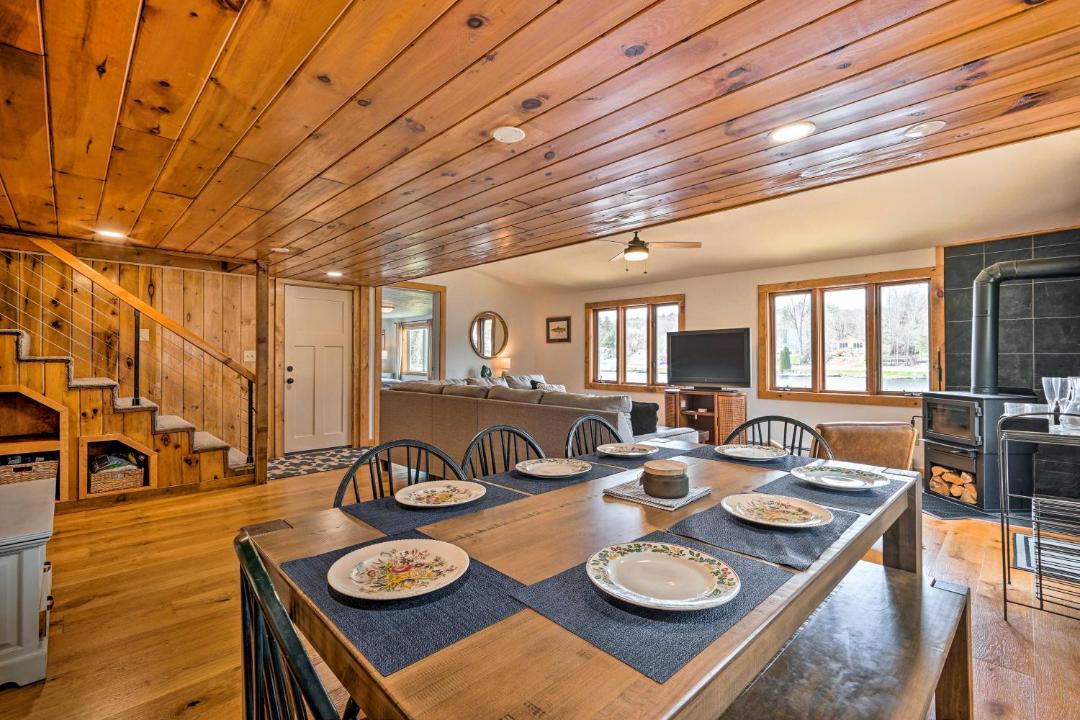 Photo of Others in Hydeville