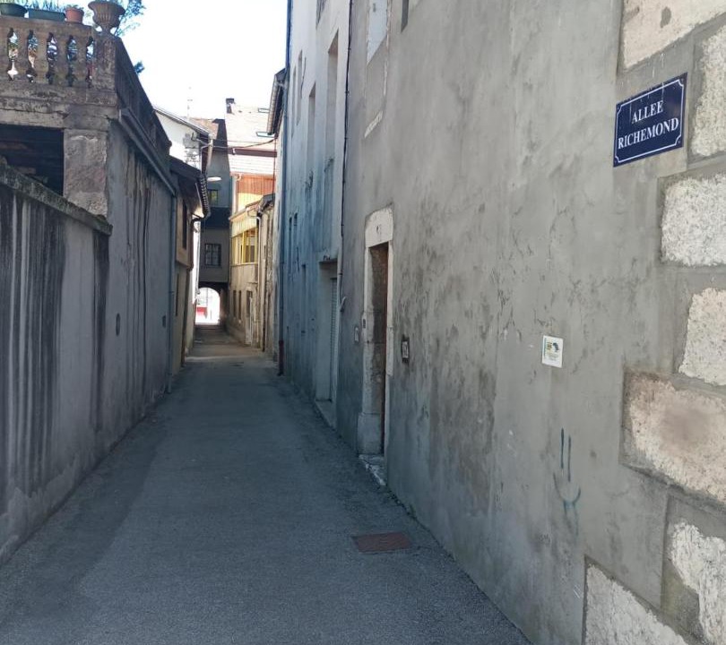 Photo of Others in Usses et Rhone