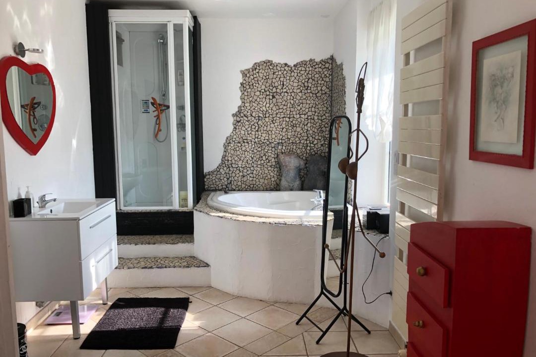 Photo of Bathroom in Fleury-la-Riviere