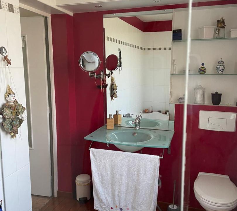 Photo of Bathroom in Mont-Saint-Aignan