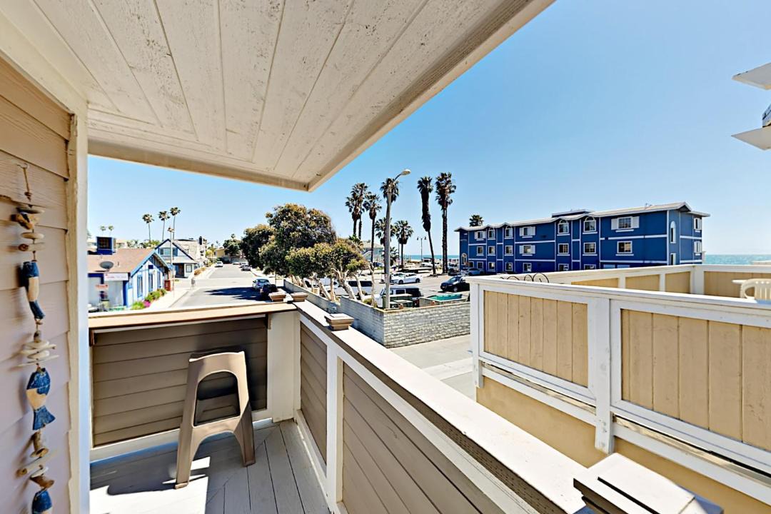 Photo of Patio Balcony in Pierpont Bay