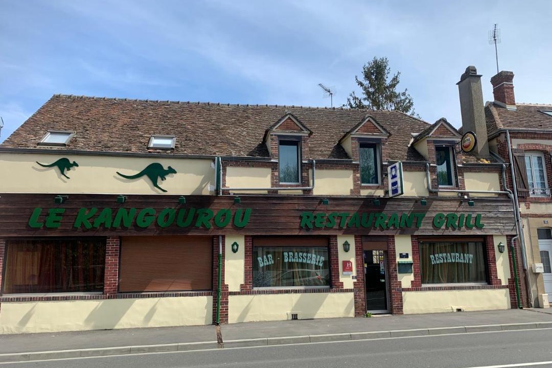 Photo of Buildings in Thivars