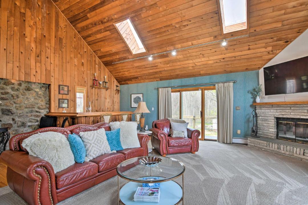 Photo of Others in Monroe