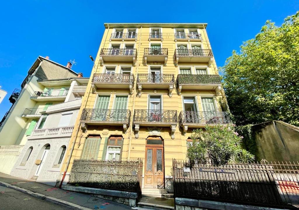 Photo of Buildings in Aix-les-Bains City Center