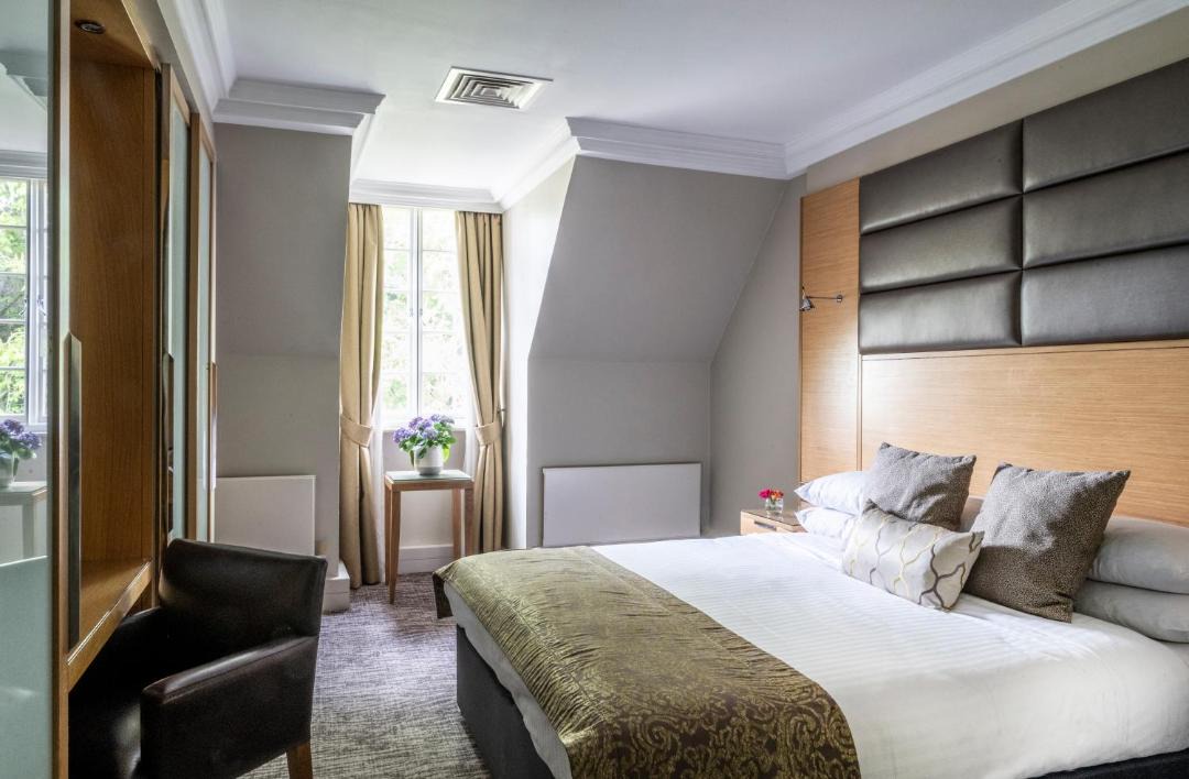 Photo of Others in Cobham