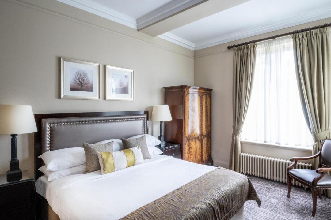 Photo of Bedroom in Cobham