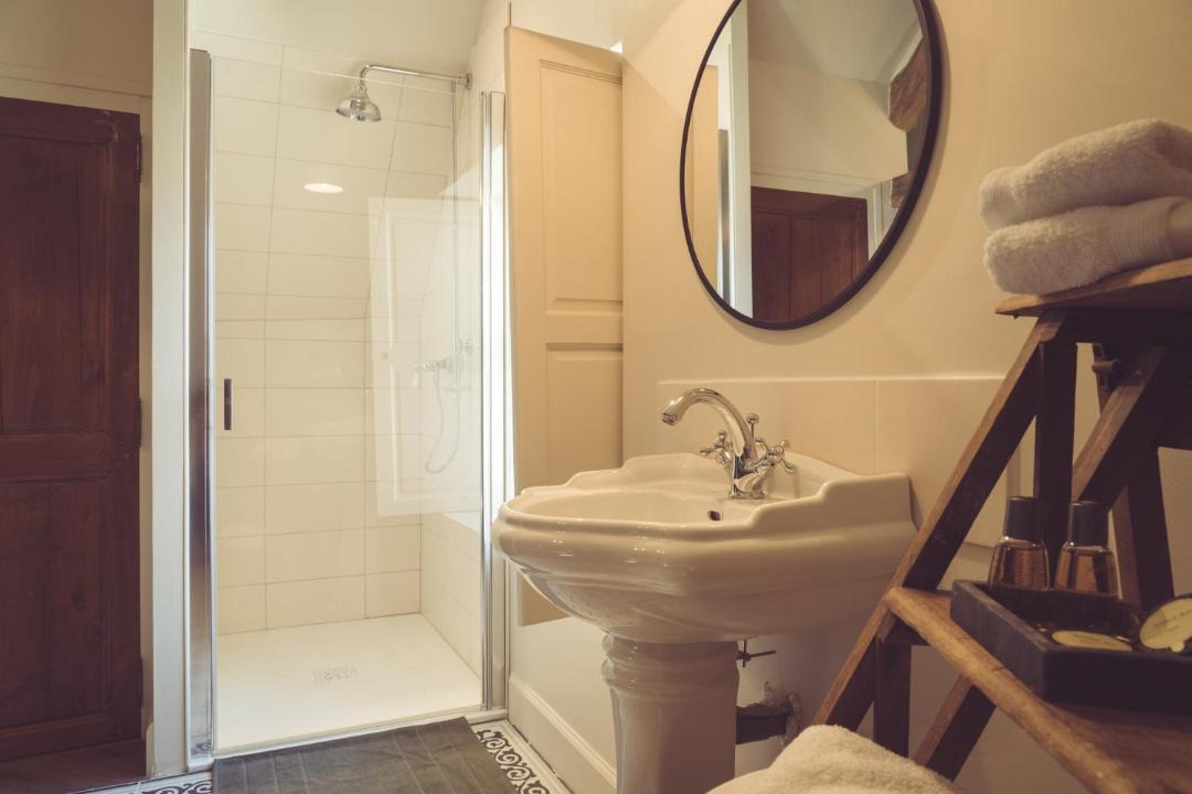 Photo of Bathroom in Chablis