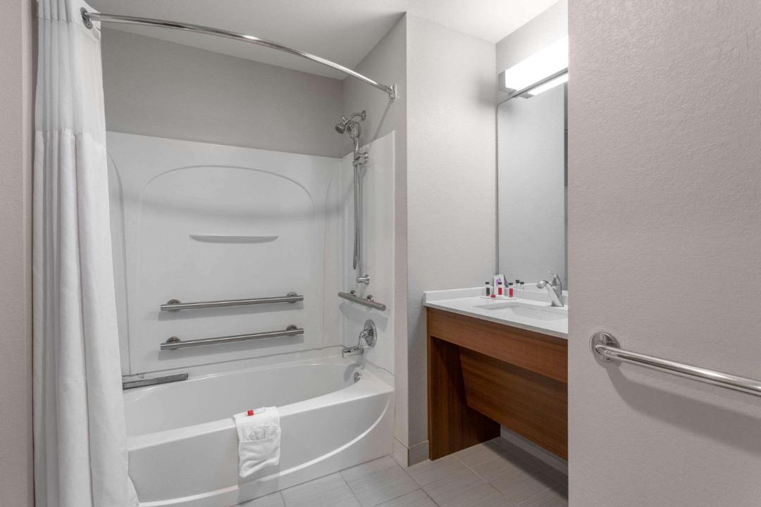 Photo of Bathroom in Niagara Falls