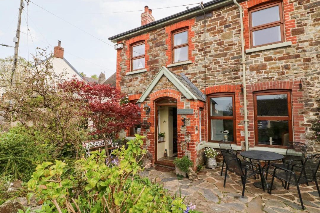 Photo of Buildings in Appledore