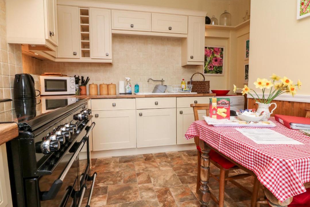 Photo of Others in Appledore