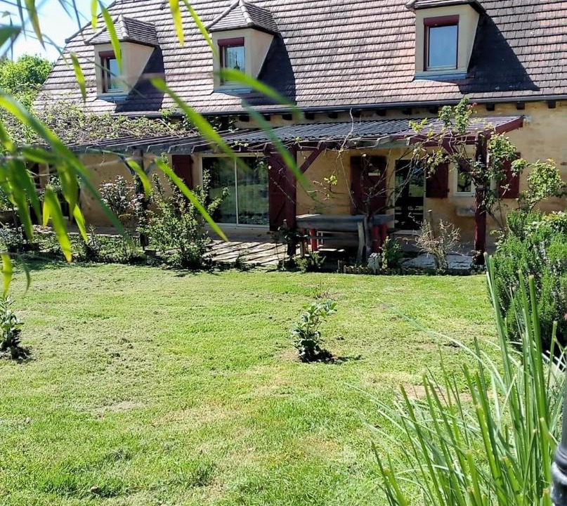 Photo of Buildings in Saint-Andre-dAllas