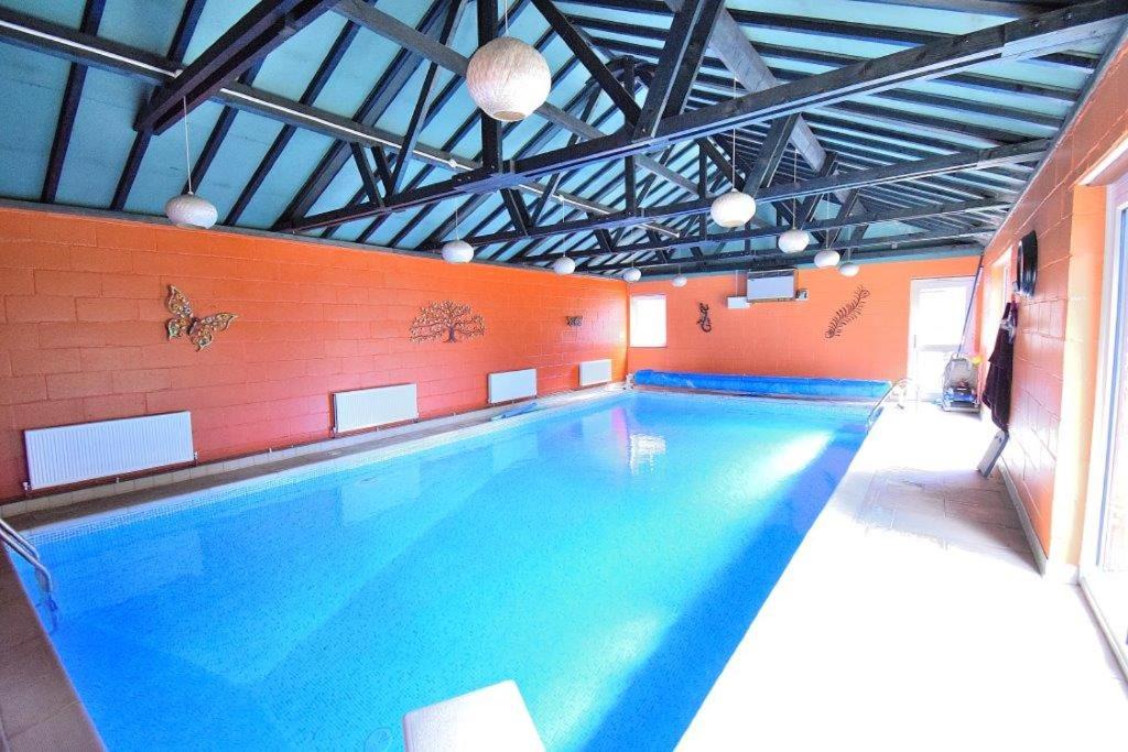 Photo of Others in Harlow