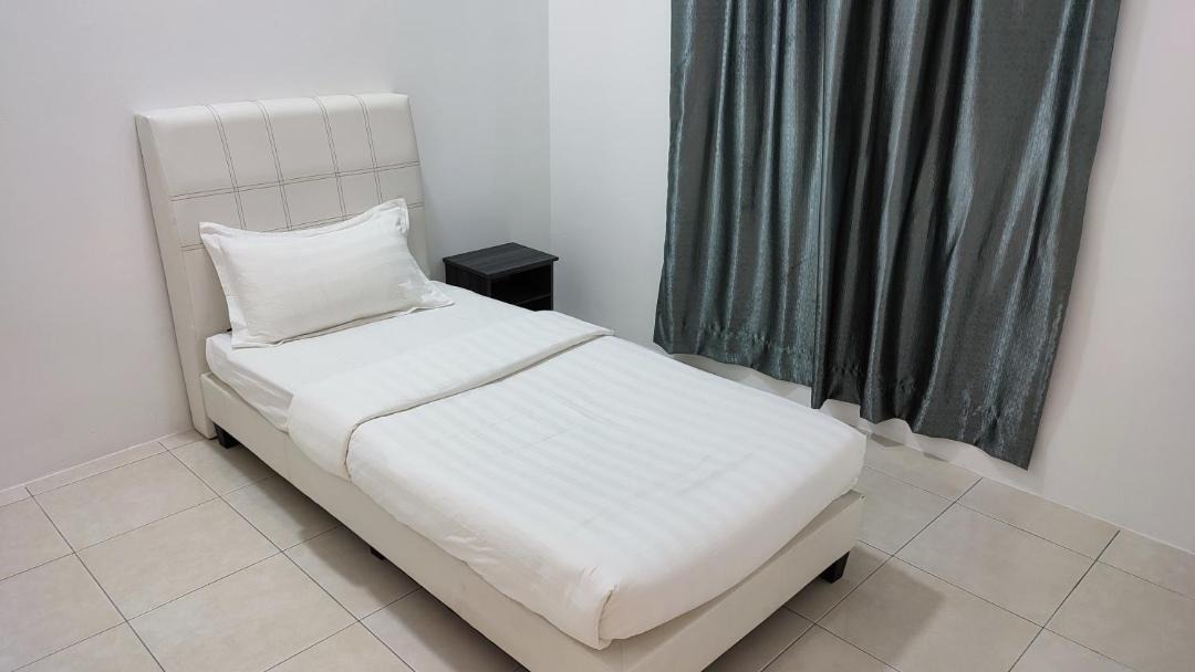 Photo of Bedroom in Malim Nawar