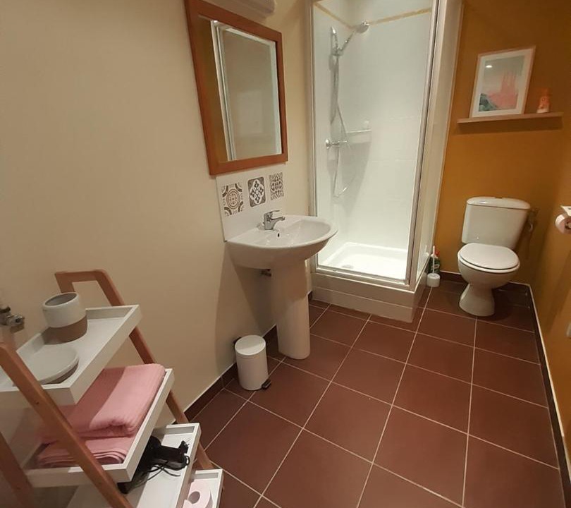 Photo of Bathroom in Dinan