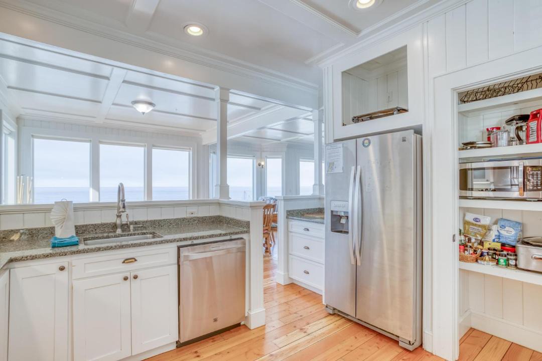 Photo of Others in Lincoln Beach