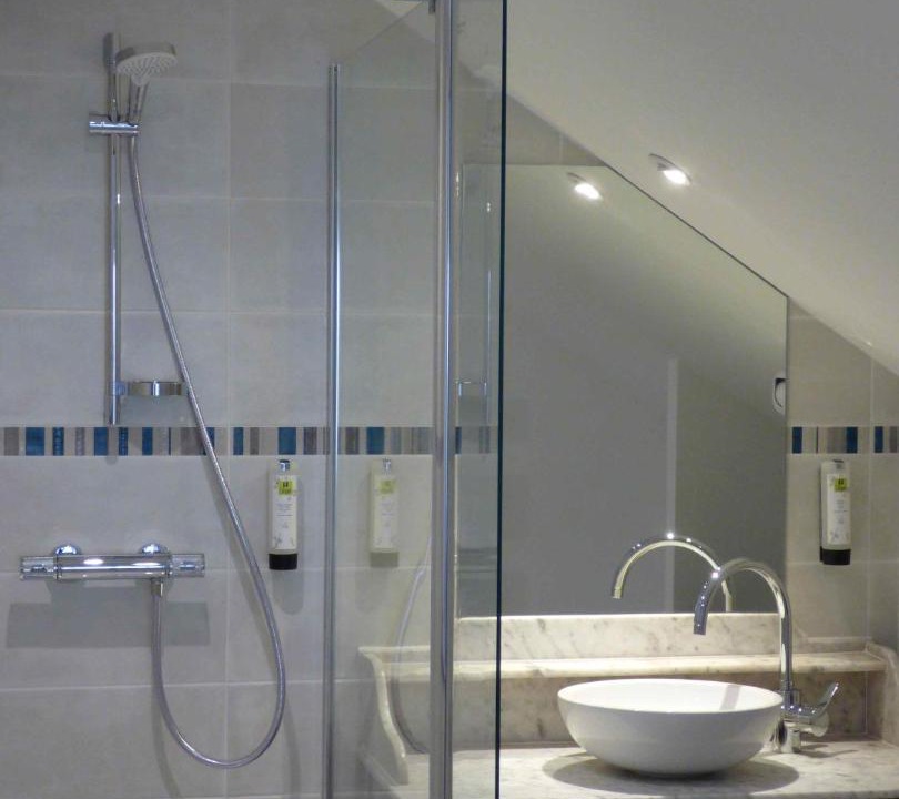 Photo of Others in Tavers