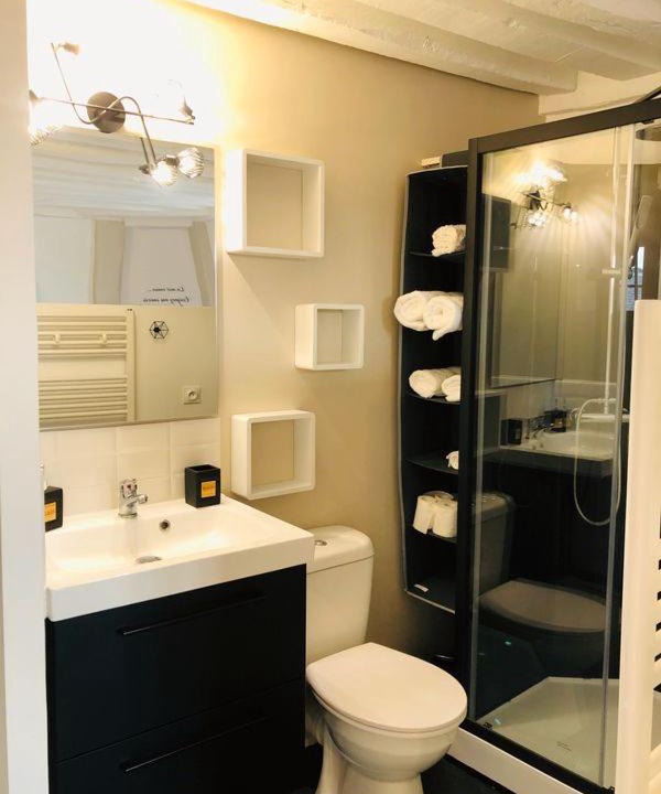 Photo of Bathroom in Quartier Vieux Marche-Cathedrale