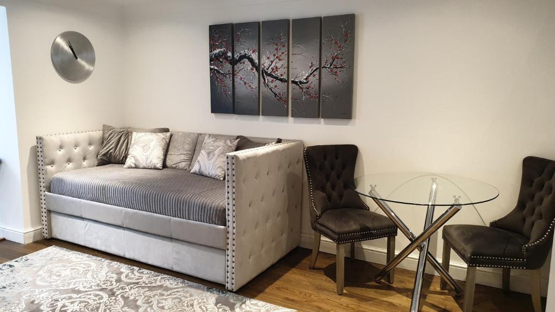 Photo of Others in East Finchley