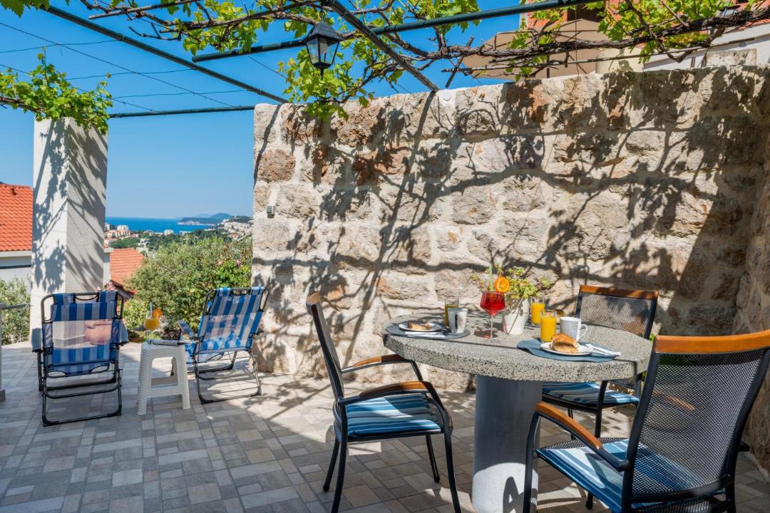 Photo of Patio Balcony in Gornji Kono