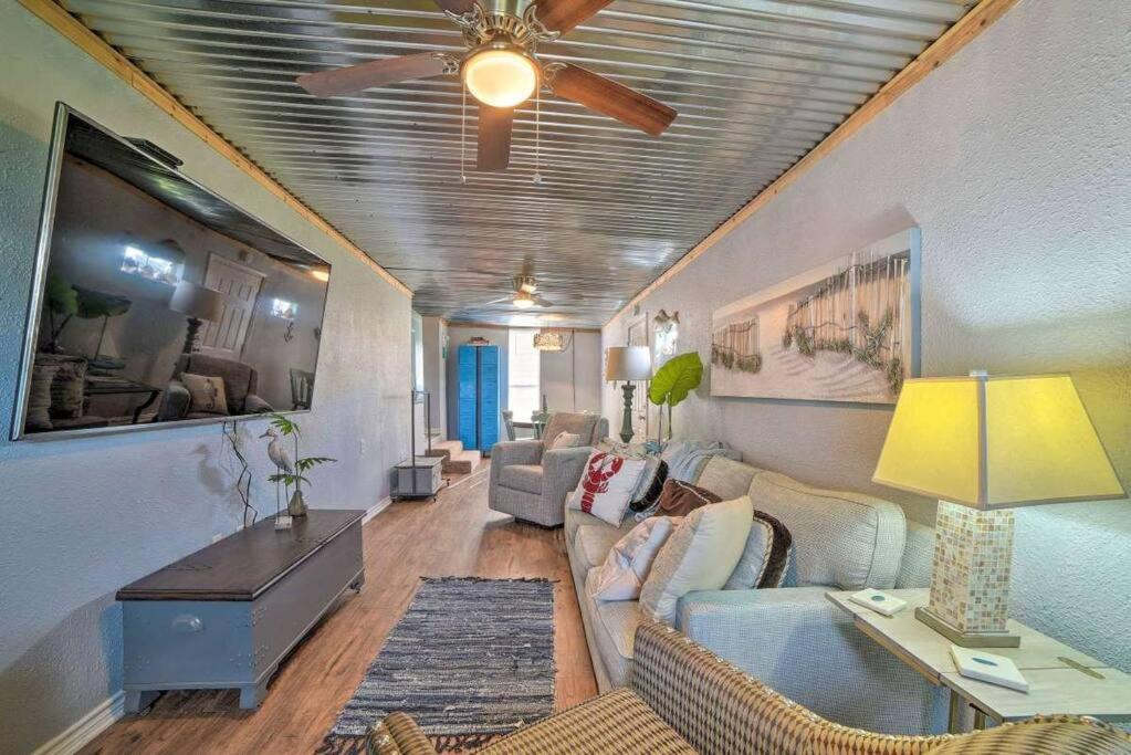 Photo of Livingroom in Rockport