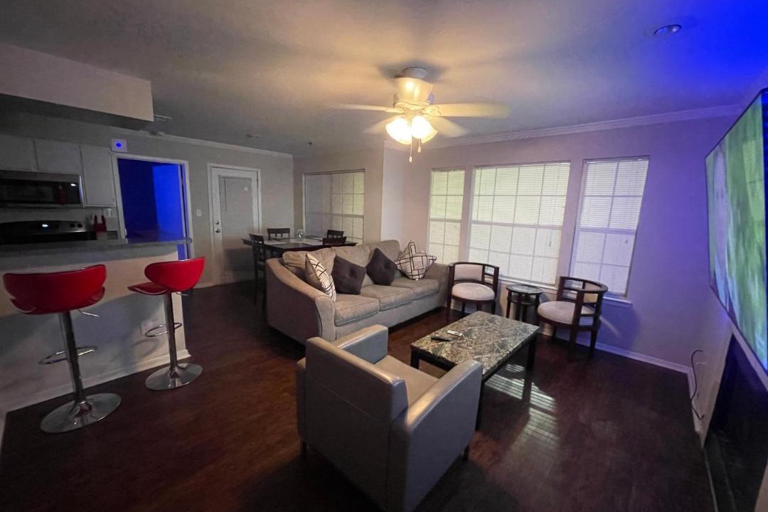 Photo of Livingroom in North Druid Hills