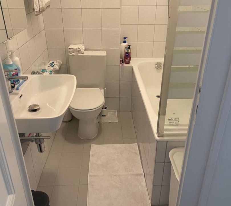 Photo of Bathroom in Eaux-Vives Jeu-de-l'Arc