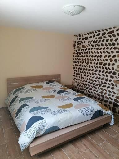 Photo of Bedroom in Saint-Bonnet-de-Valclerieux