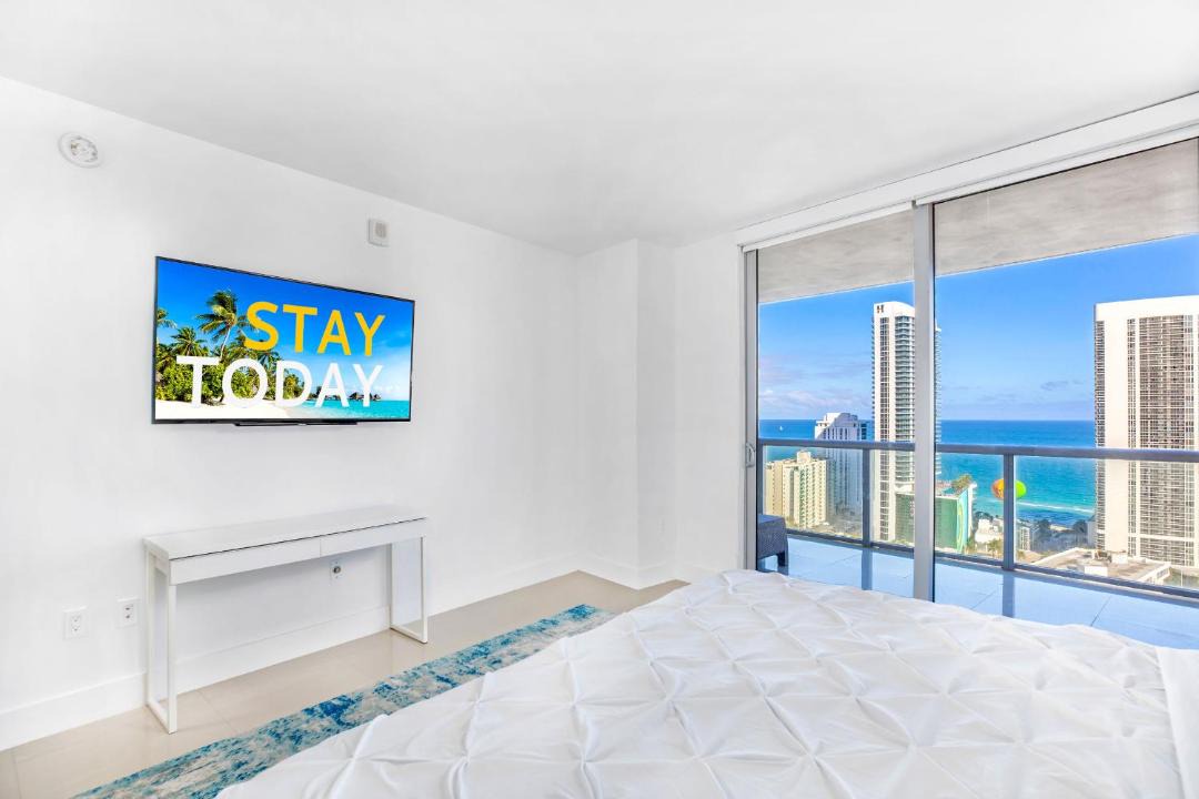 Photo of Bedroom in Hallandale Beach