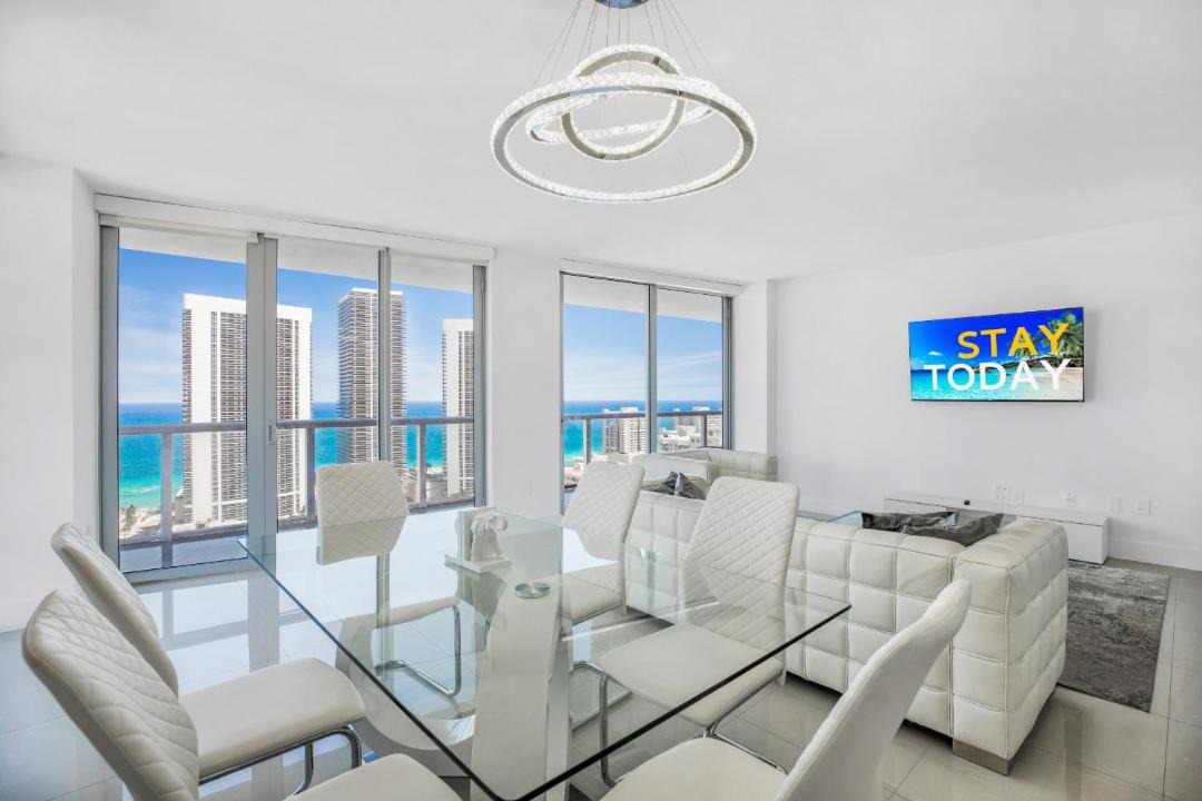 Photo of Livingroom in Hallandale Beach