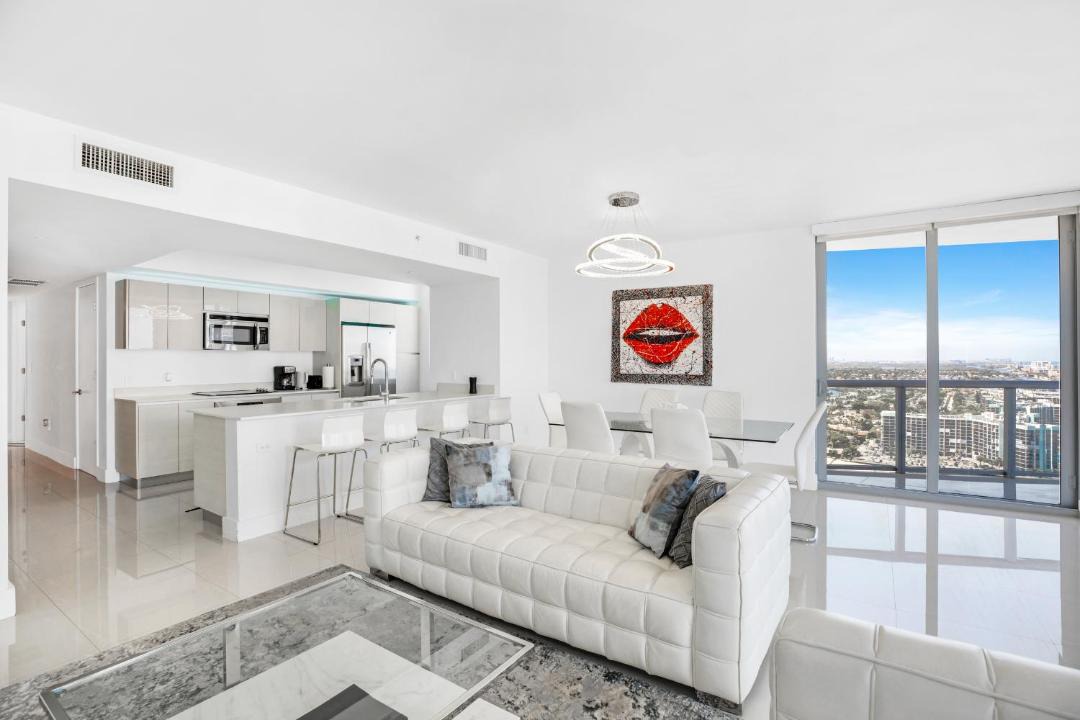 Photo of Livingroom in Hallandale Beach