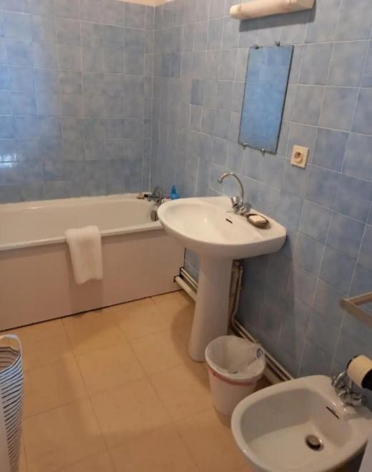 Photo of Bathroom in Ballan-Mire