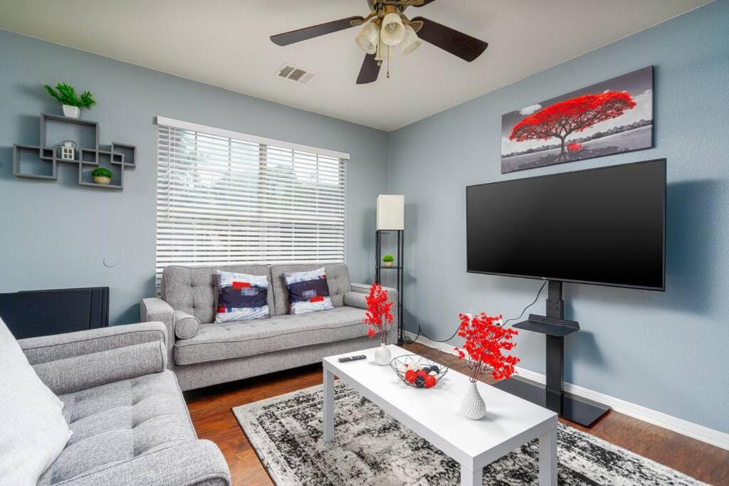 Photo of Livingroom in Franklin Park