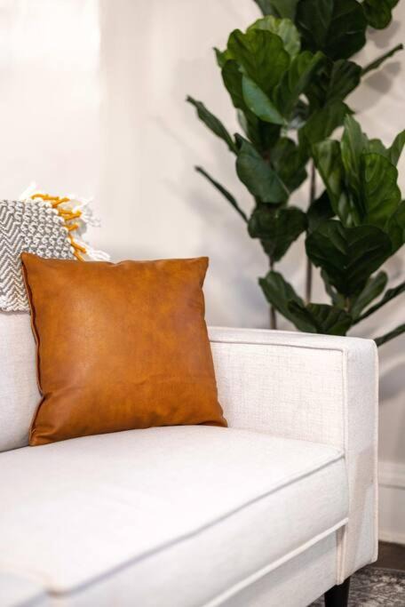 Photo of Others in Detroit - Shoreway