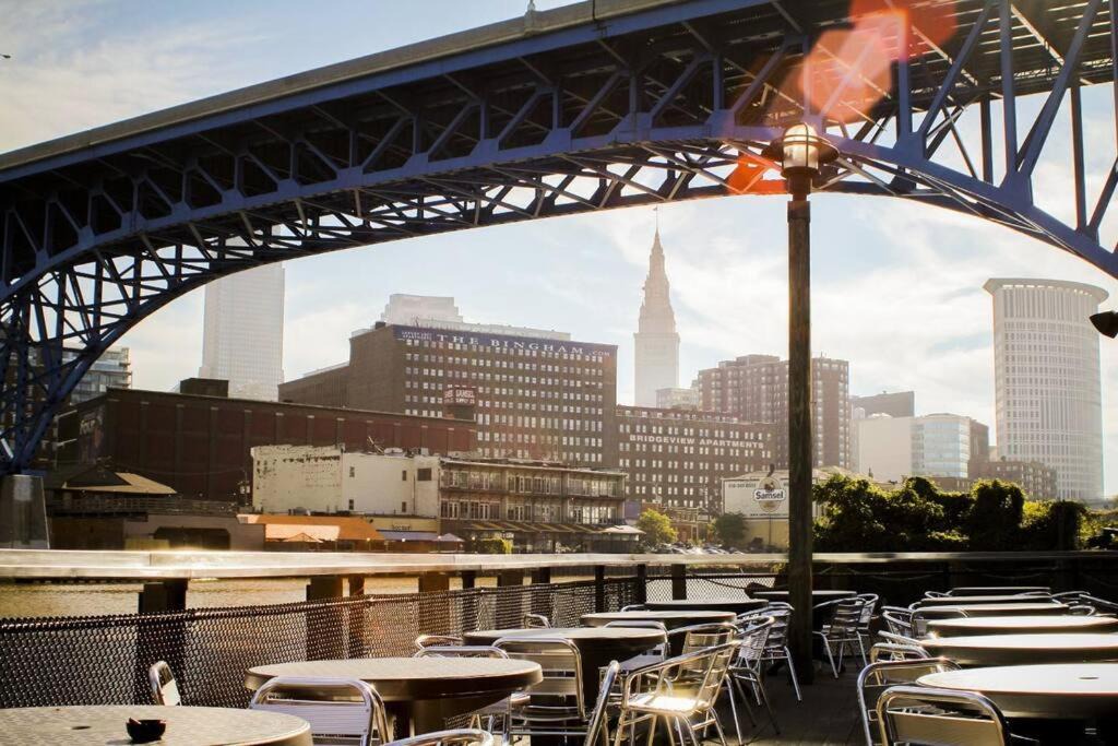 Photo of Others in Detroit - Shoreway