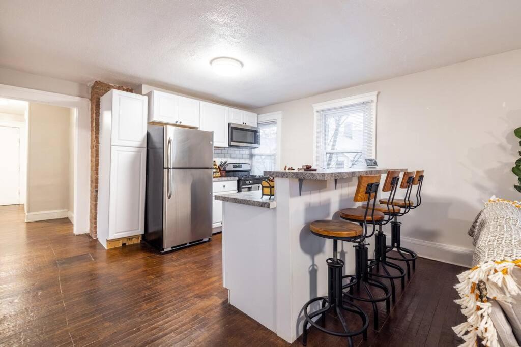 Photo of Others in Detroit - Shoreway