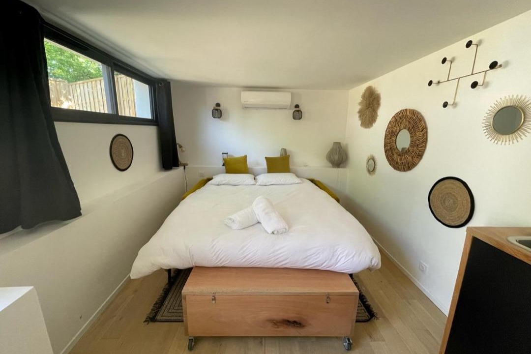 Photo of Bedroom in Saint-Martin-de-Londres