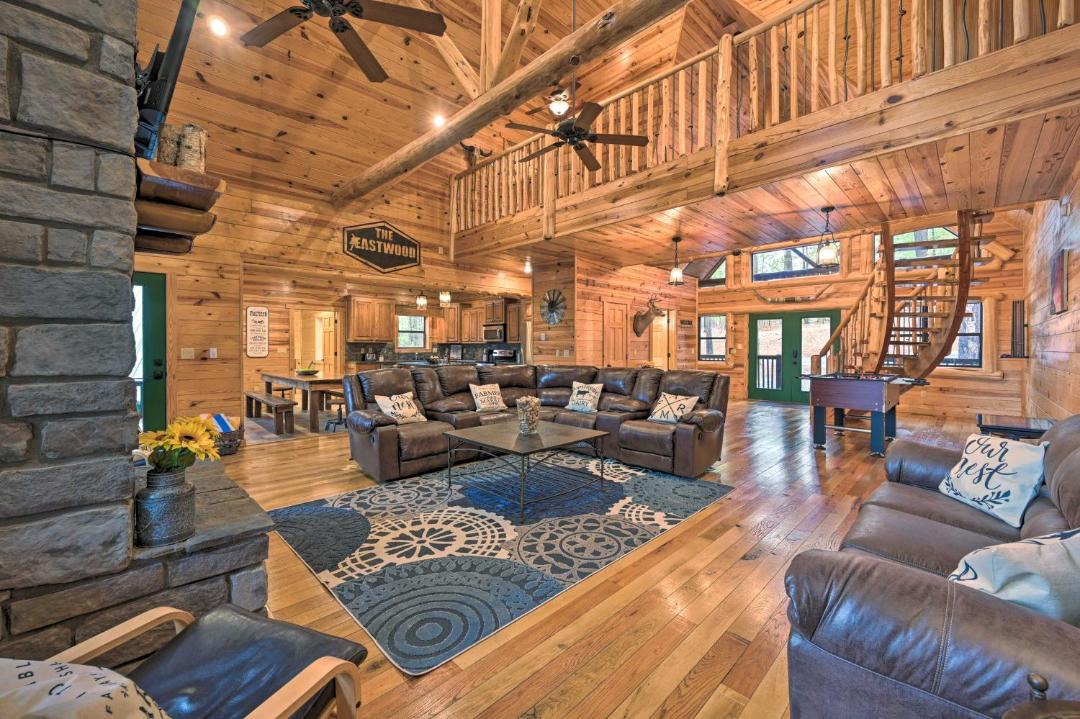 Photo of Livingroom in Broken Bow