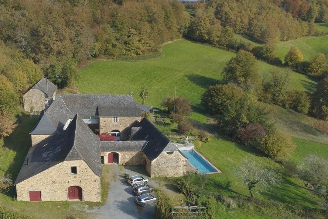 Photo of Others in Ledeuix