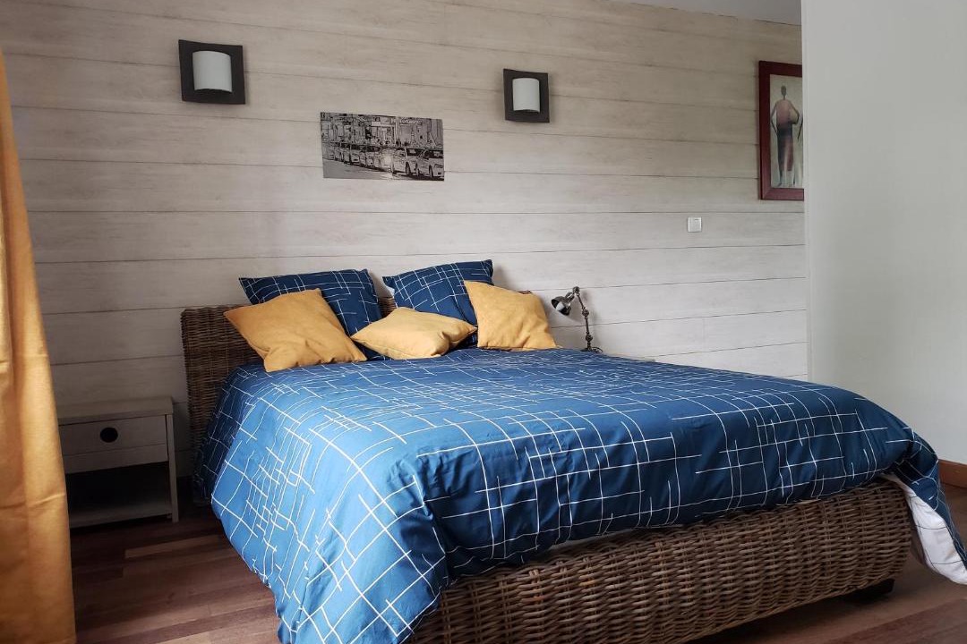 Photo of Others in Ferel