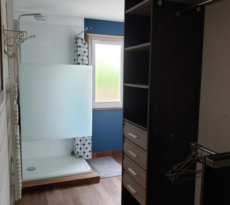 Photo of Others in Ferel