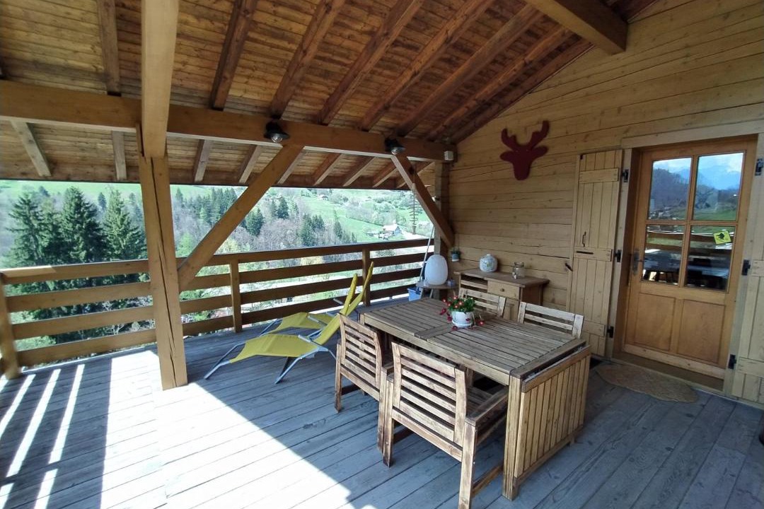 Photo of Others in Thones