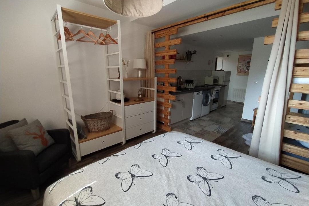 Photo of Bedroom in Thones