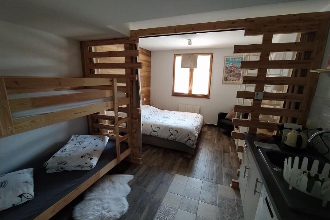 Photo of Bedroom in Thones