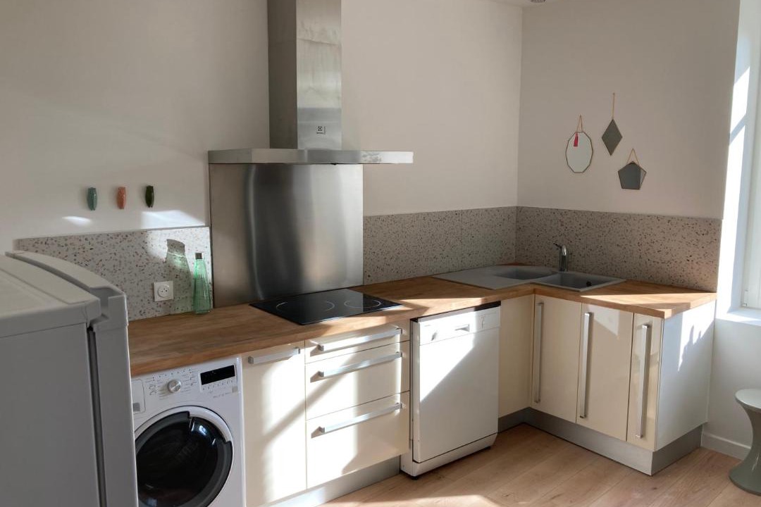 Photo of Kitchen in Poincare - Foch - Anatole France - Croix de Bourgogne