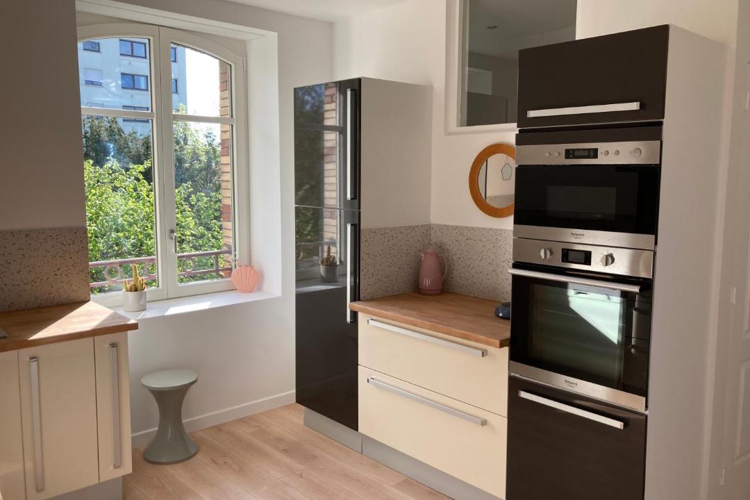 Photo of Kitchen in Poincare - Foch - Anatole France - Croix de Bourgogne
