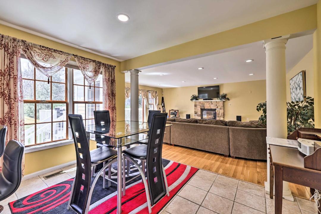 Photo of Livingroom in Henryville