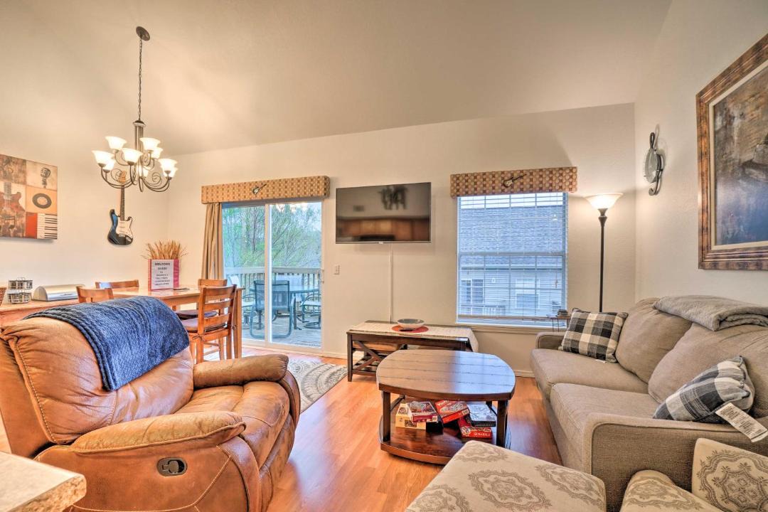 Photo of Livingroom in Table Rock