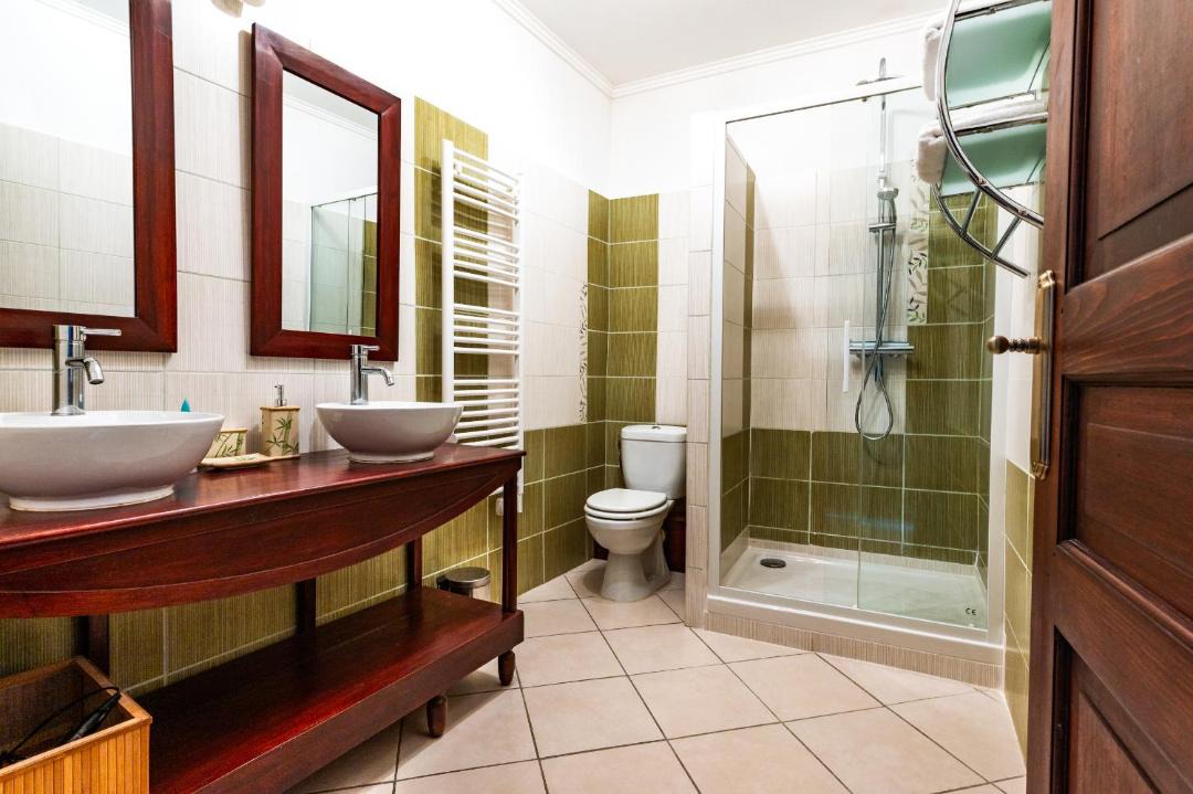 Photo of Bathroom in Saint-Paul-Trois-Chateaux